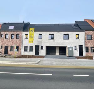 Voorgevel van nieuwbouw woning te Brugge (Sint-Kruis) by Transparant Projects