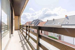 Terras van een gerenoveerd appartement te Lichtervelde